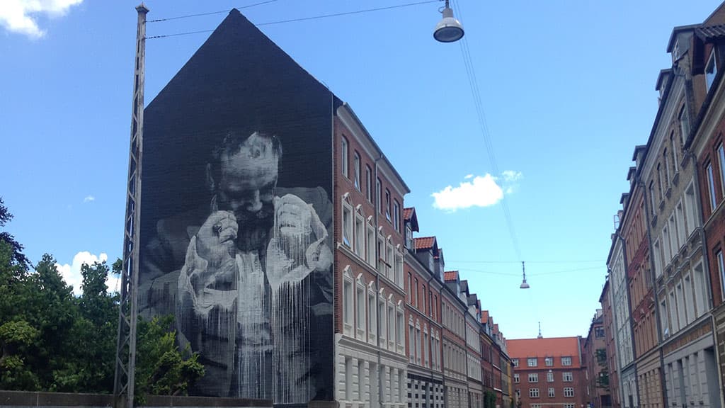 Street art "Out in the Open" - Conor Harrington - Helgolandsgade 18